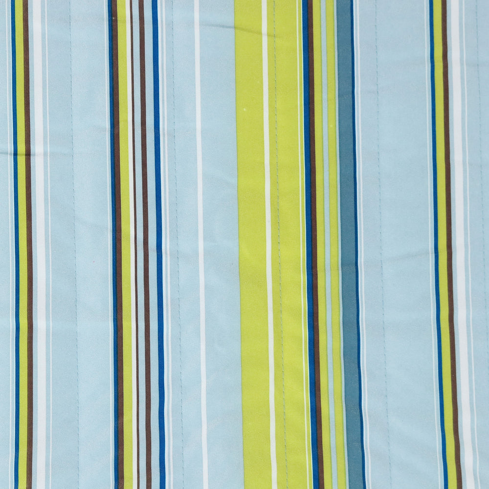 Double Quilted Hammock Wooden Stand detail