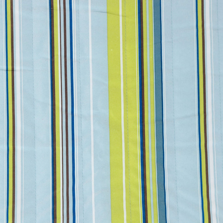 Double Quilted Hammock Wooden Stand detail
