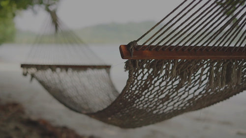 swinging hammock