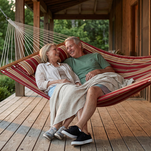 Sunnydaze Quilted Fabric Hammock Red Stripe detail